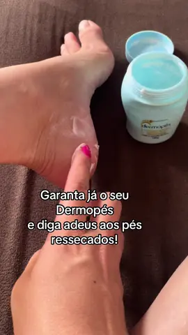“Dê adeus aos pés ressecados com Dermopés da Abelha Rainha!” 👣💧 #cuidadoscomospes  #abelharainha  #pésmacios  #Dermopés 