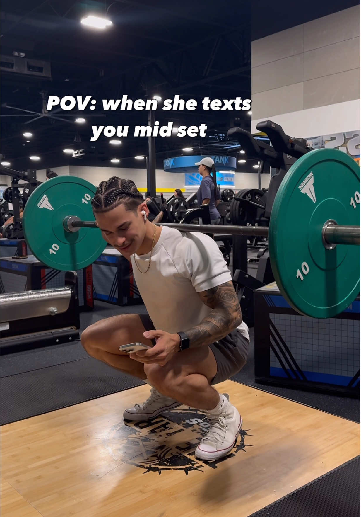 Let me finish my set first 😂 #fyp #gym #funny #comedy 