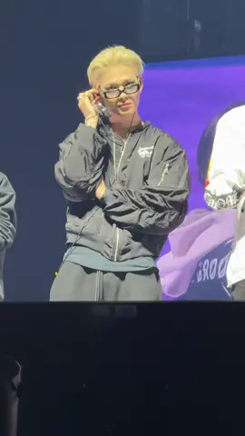 Niki looks so good🥵 #enhypen #enhypenwalktheline #enhypenwalkthelineeurope #enhypenberlin #ni_ki 