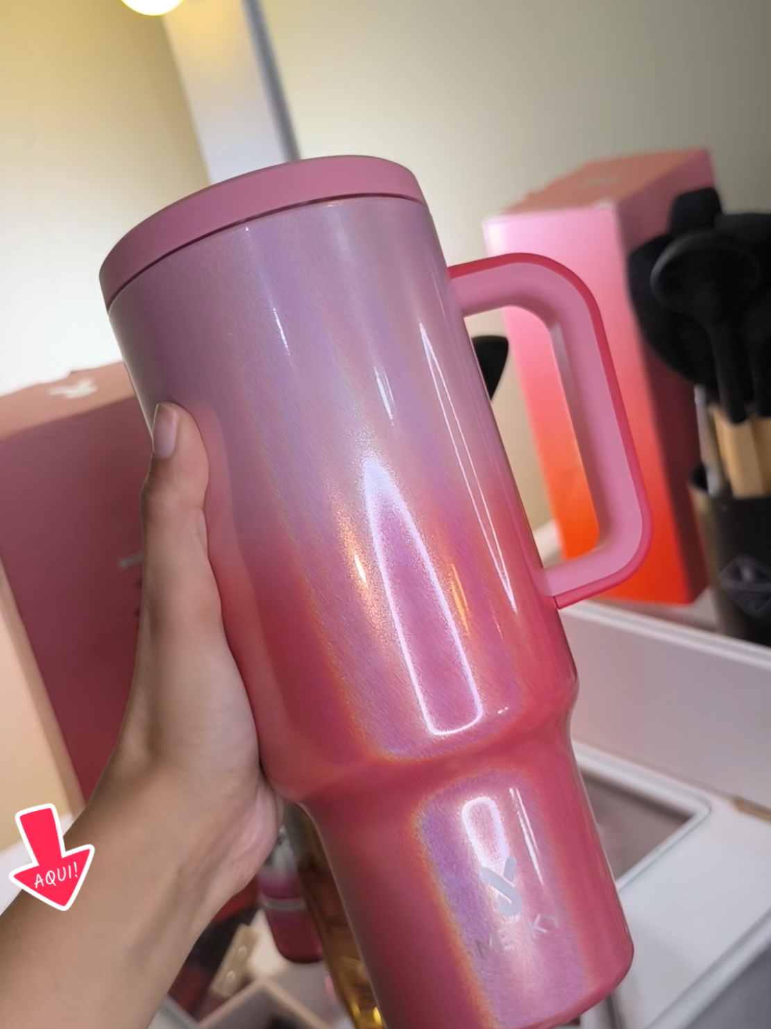 Amigas chegou meu copo e ele está na promoção, ameiiiii tudo a cor o tamanho, qualidade impecável #tiktokshop 