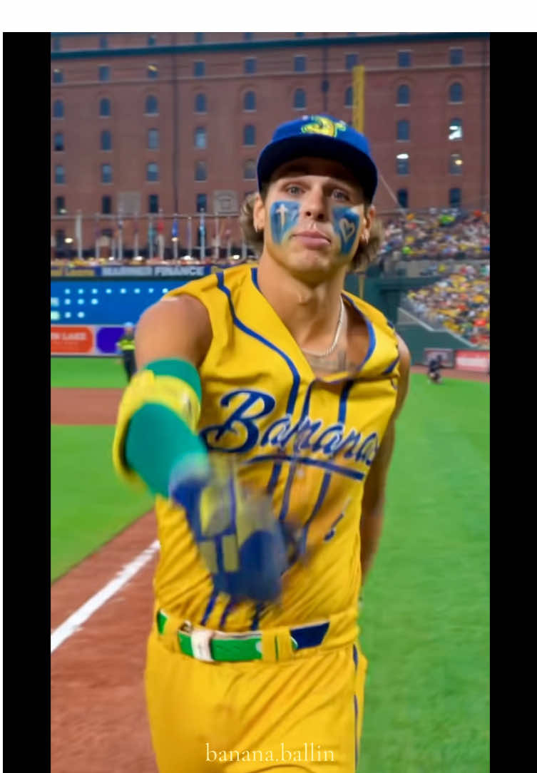 KJ not in a uniform is a rare sight to see lol  #kylejackson #savannahbananas #kjjackson #fyp #edits 
