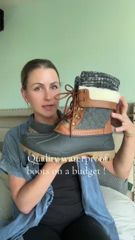 Grab them while they’re on sale! #boots #winterboots #ladiesboots #fallboots 
