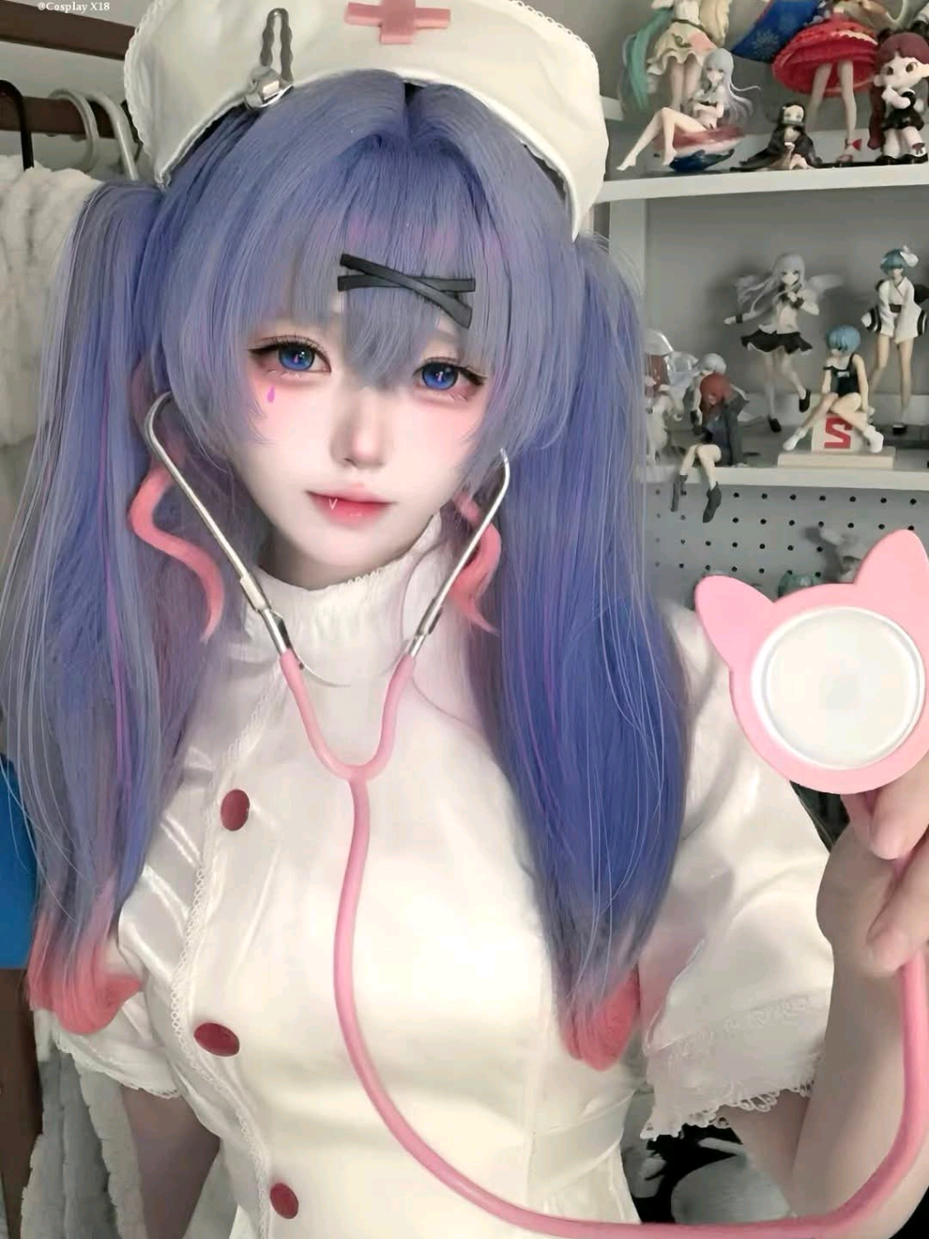 Bạn ổn chứ...🌡️🆘#cosplaynhanvatnu #cosplay #cosplayanime #cosplay_Y_tá_nữ#tokyorevengers 