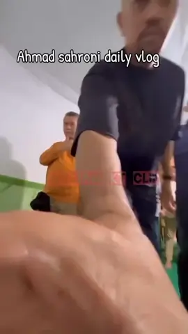 Ya Allah, Ngapain Sholatnya Di Video, Mau Praktek Sholat Apa gmn?  #sahroni  #ahmadsahroni #dprbangsat #videoviral #fyp 