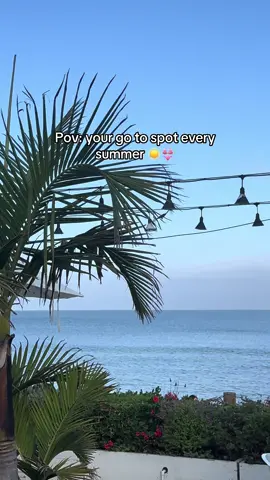 Best place to hangout and have drinks by the water 🤩 #malibu #paradisecove #Foodie #beachvibes 