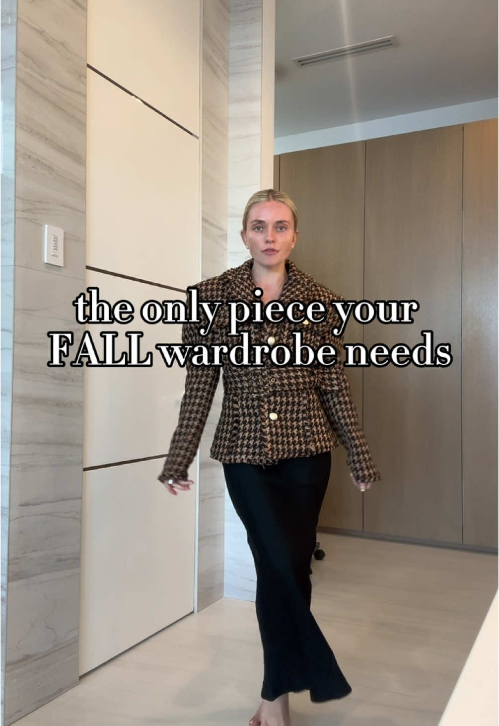 every FALL wardrobe needs a sophisticated jacket to tie every look together 🧡 #falljacket #ronnykobo #fashiongirly #stylingoutfits 