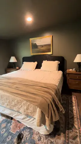 #moodyaesthetic #moodybedroom #colordrenched #colordrenching #smallcreator 