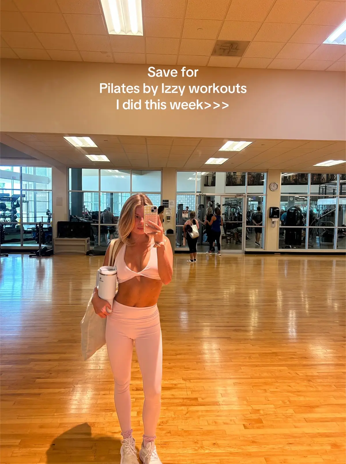 Pilates + walking + lifting= chefs kiss @IZZY SAMUEL 🤍🧘🏼‍♀️ #pilates #athomeworkout #athomepilates #youtubepilates 