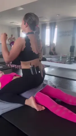 That’s my only question…everything else seems normal #wlw #wtf #lol #aerobics #lgbtq 