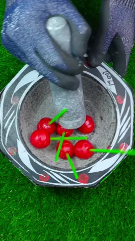Oddlysatisfying crushing lollipops into gum 🍭🍬 #satisfying #experiment #asmr #crushing