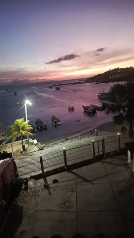 Buenas tardes familia salsera thanks You GOD for another beautiful sunset aquí relax disfrutando del sunrise del caribean sea by la bahía de Juan griego disfruten su 🧬🪬 labor Day 