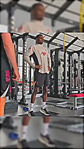 isak first training🏋‍♀️🔥🔴 #fybシviral #viewsproblem #fouryoupage #somalitiktok #fouryoupage_tiktok_ 