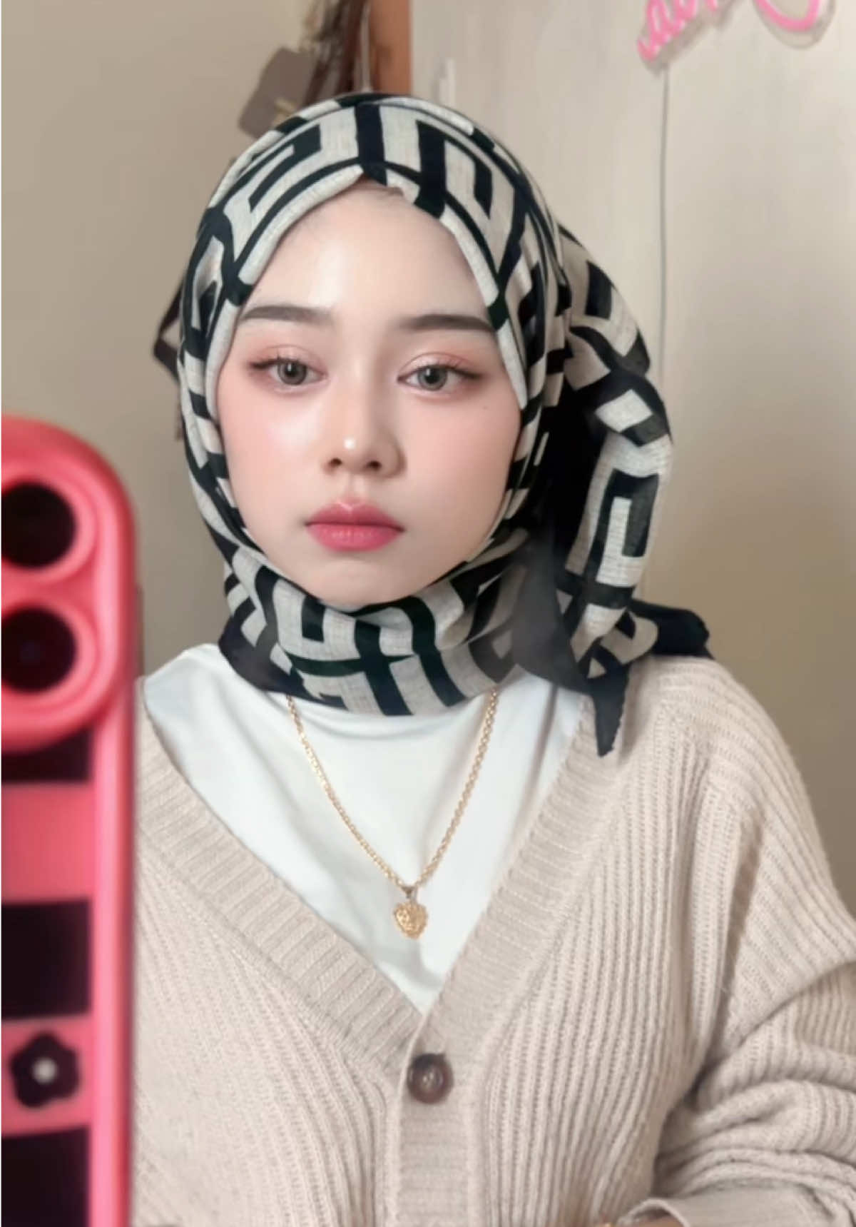 takpandai la , sape kecam aku pijak tengkuk dia 😔✌🏻