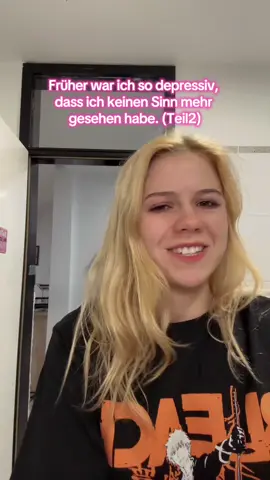 Teil 2 💗 Früher war ich extrem depressiv. Ich habe keinen Sinn mehr gesehen und mich jeden Tag selbst kaputtgemacht. 💔 Heute weiß ich: genau dieser Tiefpunkt war der Anfang meiner Veränderung.  #depression #meinegeschichte #selbstbewusstsein #mentalhealthdeutsch #fyp