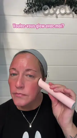 Wanna level up your skincare? This is the Medicube MINI Booster Pro — portable, powerful, and beginner-friendly. It boosts absorption, calms breakouts, and leaves your skin glowing like glass. Say hello to spa results from home — voulez-vous glow avec moi? @medicube global  @medicube US Store  #TTSTasteMakers #TikTokShopCreatorPicks #GlassSkin #KoreanBeauty #SkincareTools