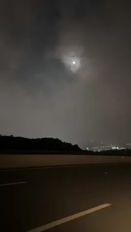 اول ايام المحبه مثل لُطف الملوك ، وآخر أيام  المحبّين  ، مثل  سيوفها..@يوسف ذاير 