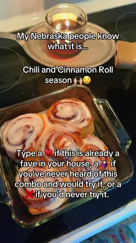Have you or would you ever try it? Because here, it’s a house staple at LEAST once a week 😍 #nebraska #chili #cinnamonroll #midwest #food 