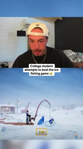 College student attempts to beat the ice fishing game 😭 #kickstreaming 