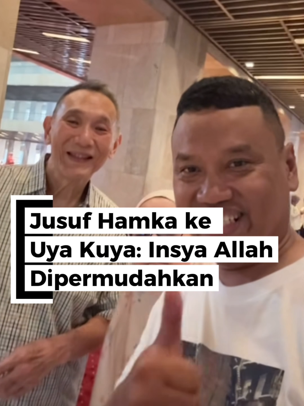 Pengusaha Jusuf Hamka bertemu dengan Anggota DPR nonaktif, Surya Utama atau Uya Kuya bersama istrinya di Masjid Istiqlal, Jakarta. Hal itu terlihat dari postingan Instagram milik Uya Kuya.  Dalam unggahan tersebut, Jusuf Hamka sempat mendoakan agar masalah Uya Kuya bisa segera terselesaikan.  Sumber: Instagram | @king_uyakuya #uyakuya #dpr #selebritis #slebewupdate 