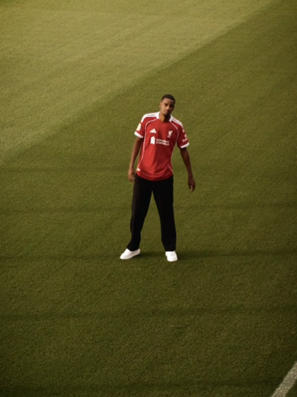 Alexander isak siap mengacak ngacak kita enggrees ⚽⚽ #alexanderisak #isak #isakliverpool #liverpool #herwego 
