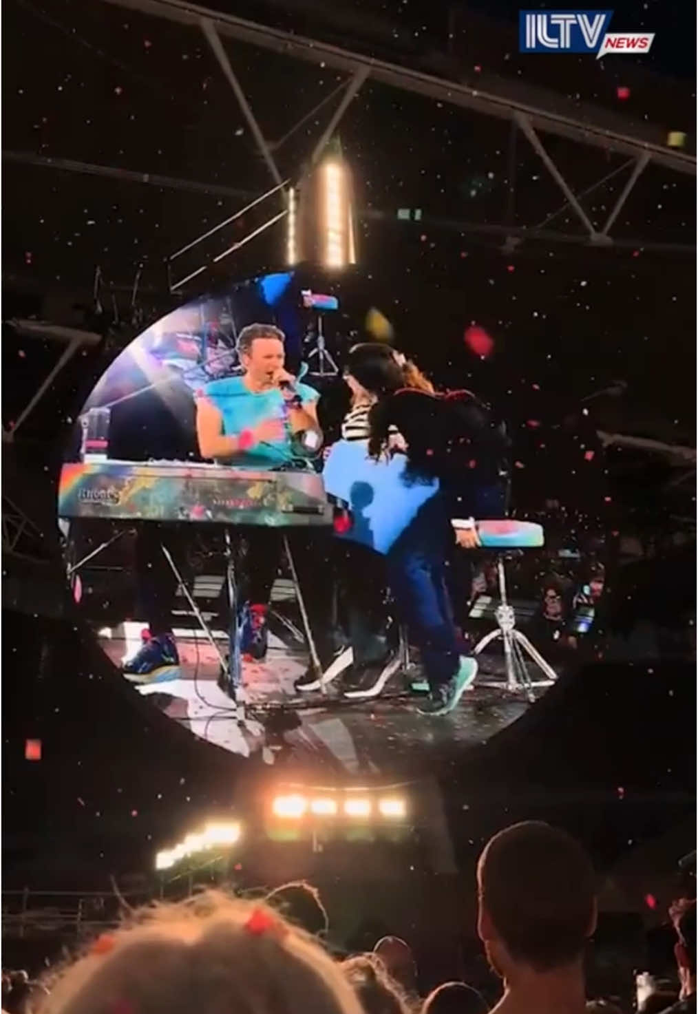 #stitch with @ILTV news before anyone comments, my voice is like this bc of my job🥲 #israel #coldplay #chrismartin #jewish #jewishtiktok #zionist #zionism #concert 