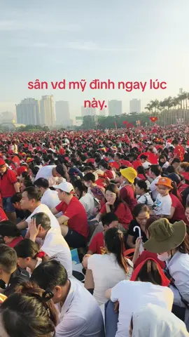 sân vd mỹ đình ngay lúc này. 