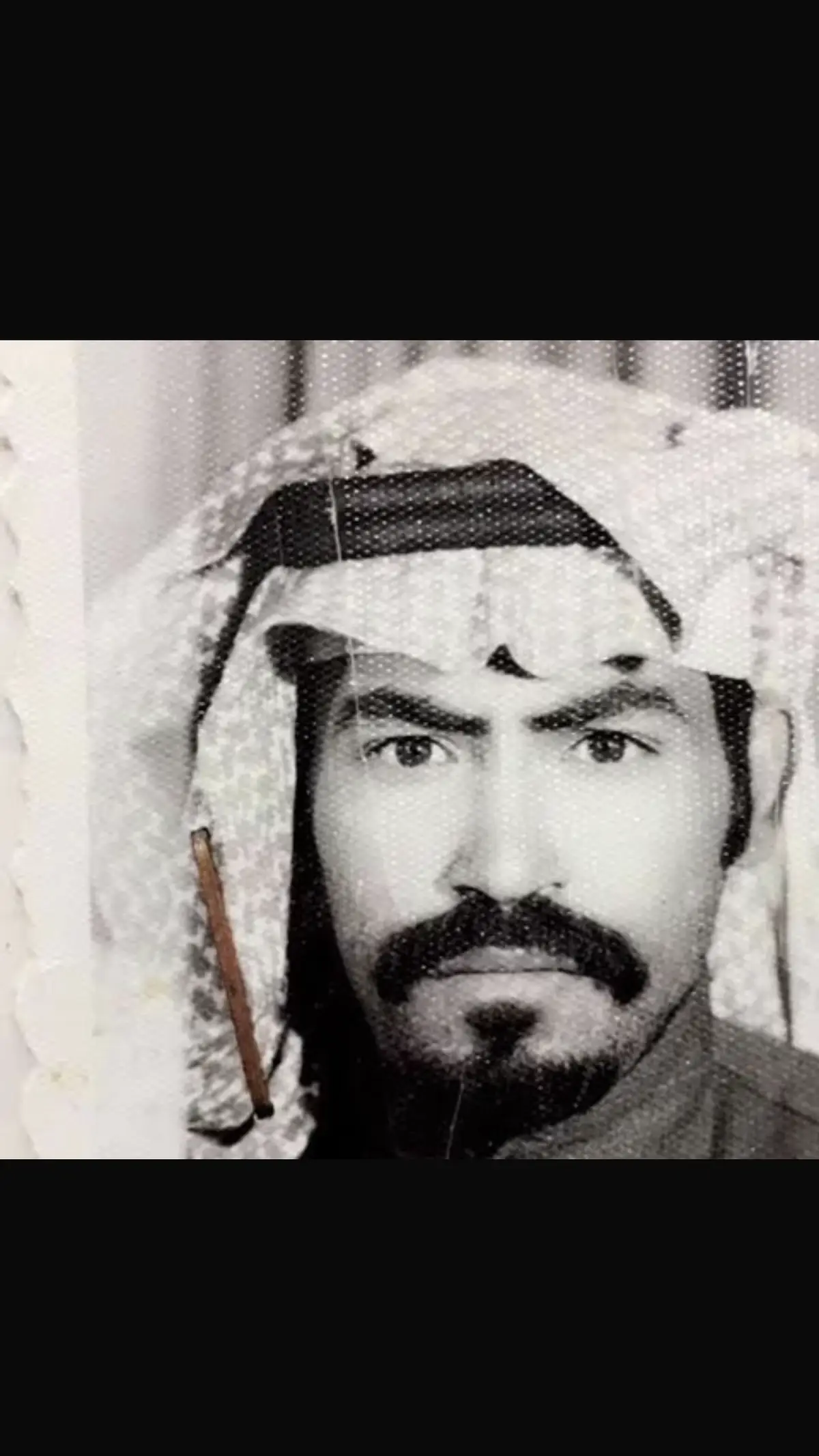 مع شروق الشمس ياشمس الغروب                                                خبريني عن طويلين الغياب                                                           اخبريني عن نظيفين القلوب                                                                 وش بقى باجسامهم تحت التراب                                                             ياعسى هاك الجماجم ماتذوب    ياعساها بروضة ن عن العذاب#