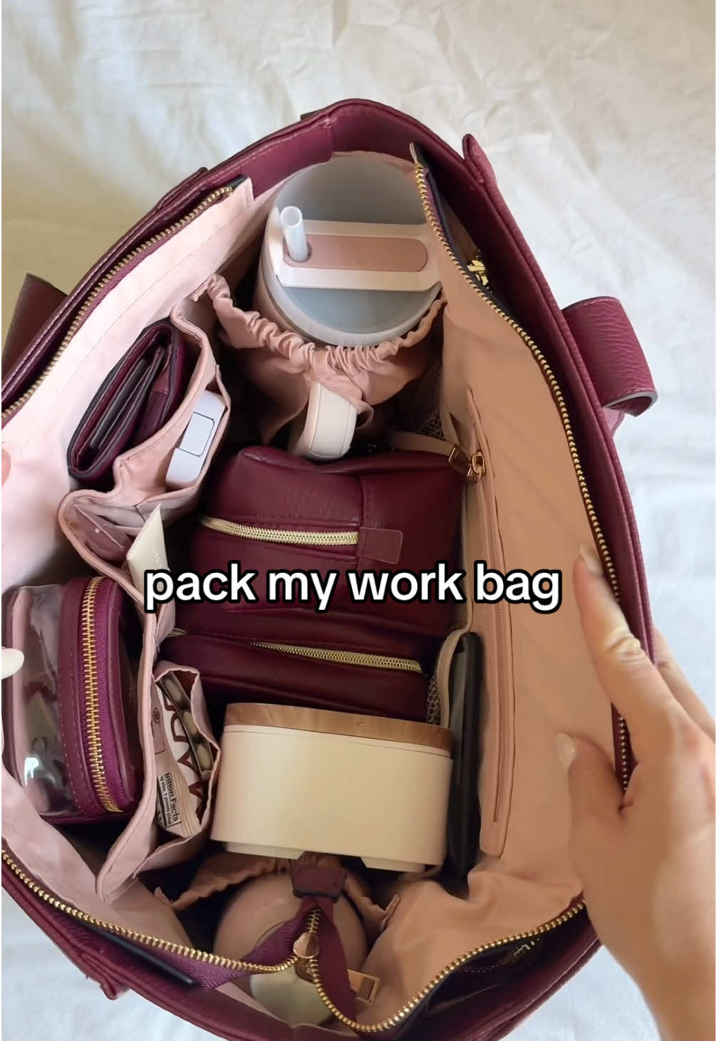 POV: A bag designed by a woman #poppyandpeonies #totebag #workbag #packwithme #asmr 