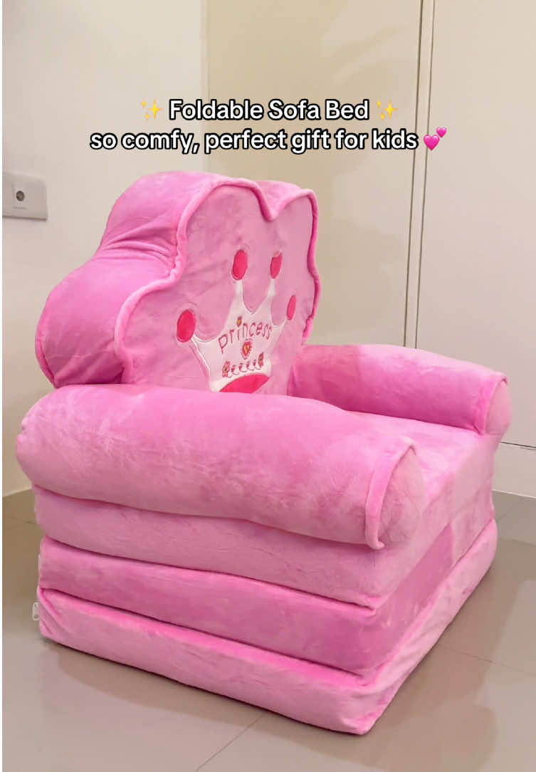 comfy foldable sofa bed - a cute gift idea that kids will enjoy 💖 #sofabedforkids #foldablesofabed #bedforkids #giftideasforkids #christmasgiftidea 
