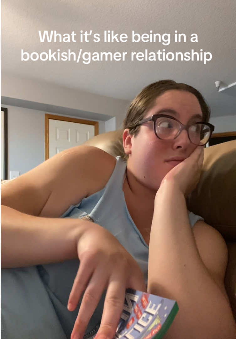 I’m just trying to enjoy my book 😅😂 #BookTok #fyp #gamerboybookgirl 