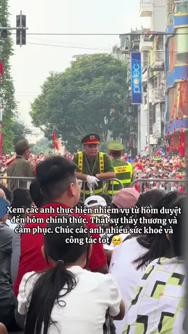 Ngã tư Vạn Bảo - Kim Mã 7h sáng. Và đây là sít-rịt 🥹