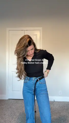 you can literally see the look on my face when it finally hit me who this outfit reminded me of 😂🥹🥲 our 2 fashion icons! Especially for fall!!!! 🍁  #haileybieberstyle #rachelgreenoutfits #rachelgreen #fallfashion #outfitinspo 