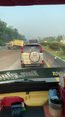 Kecelakaan di tol purbaleunyi km 155, semoga supir nya aman semua 🤲 tetep hati” buat temen” semua 🙏 #kecelakaan #truckindonesia #pesonatrukindonesia 
