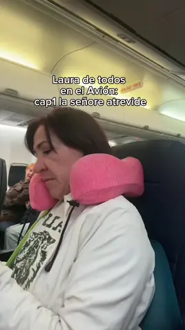 Hago este video con la finalidad que cuando a ustedes les toque este tipo de situaciones JAMÁS SE DEJEN por personas que se nota que están acostumbradas a elegir poner en mesa este tipo de actitudes. Siempre usen el celular a su favor, y siempre elijan tener una actitud perseverante para hacerse respetar, primero ustedes siempre, nunca se dejen hacer menos ni tampoco tengan vergüenza, ella eligió ser mala persona conmigo, por ende hay que ser justos y responder con la misma vara #fyp #avion #humor 