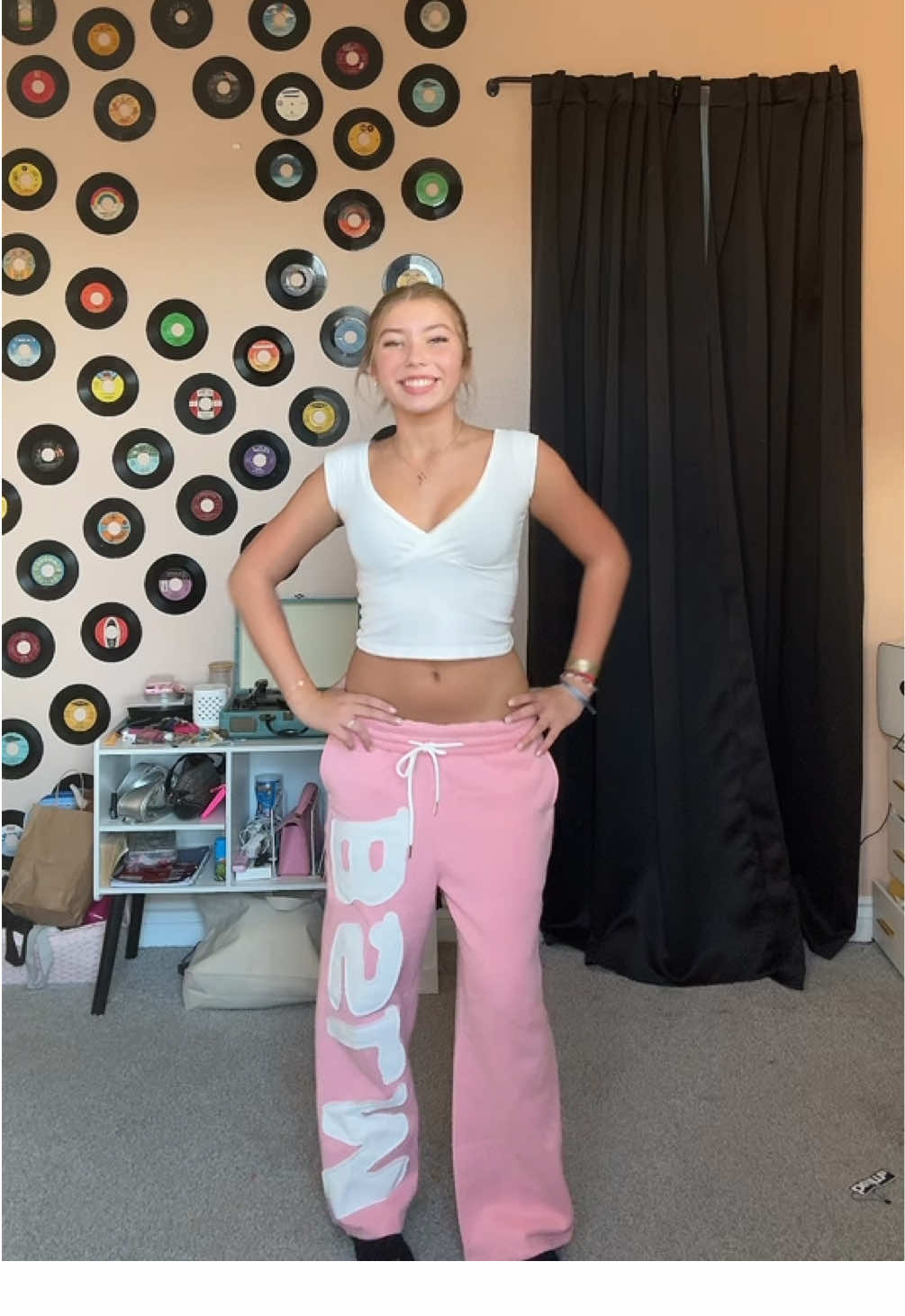 Obsessed with these @bslm.us sweatpants | use code [NAYELI]! #jesuslovesyou 