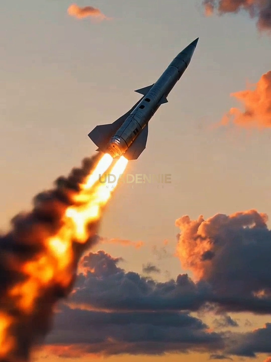 🚨 Turki Resmikan “Steel Dome” – Perisai Pertahanan Udara Baru 🚀🇹🇷 Turki resmi meluncurkan Steel Dome, sistem pertahanan udara berlapis buatan dalam negeri yang mampu menangkal drone hingga rudal balistik. Dengan radar mutakhir, interseptor canggih, dan jaringan komando berbasis AI, sistem ini menjadi tonggak penting dalam memperkuat kedaulatan dan ambisi pertahanan Turki. #SteelDome #Turki #PertahananUdara #TeknologiMiliter #Ankara