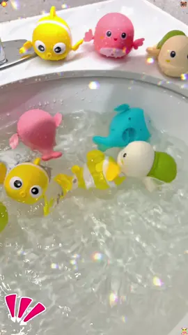 In summer, prepare a few more swimming bath toys for the baby to play with the baby so that he won't cry or make a fuss. He will be so happy that he can run without using electricity.#olebrandselect #fentysuperbrandday #toy #Summer 
