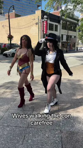 …But when @QwackQwack is scarier than anyone. Don’t mess with Mama Duck 😂 @Jess | The Chibi Princess @Pumpkin of Steel @MonkeyOfSteel @Dragon Con! #dragoncon #scarydogprivilege #cosplay #funny 