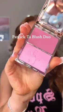 The perfect pink highlighter duo🥰🎀 @patrick ta @Patrick Ta Beauty #patrickta #highlighter #pink #pinkjenna #viralmakeup #makeup #pinkmakeup #pinkaesthetic #pinkhighlighter #duo #makeupyouneed #viralproducts #grwm #makeuphaul #MakeupRoutine #backtoschoolmakeup 