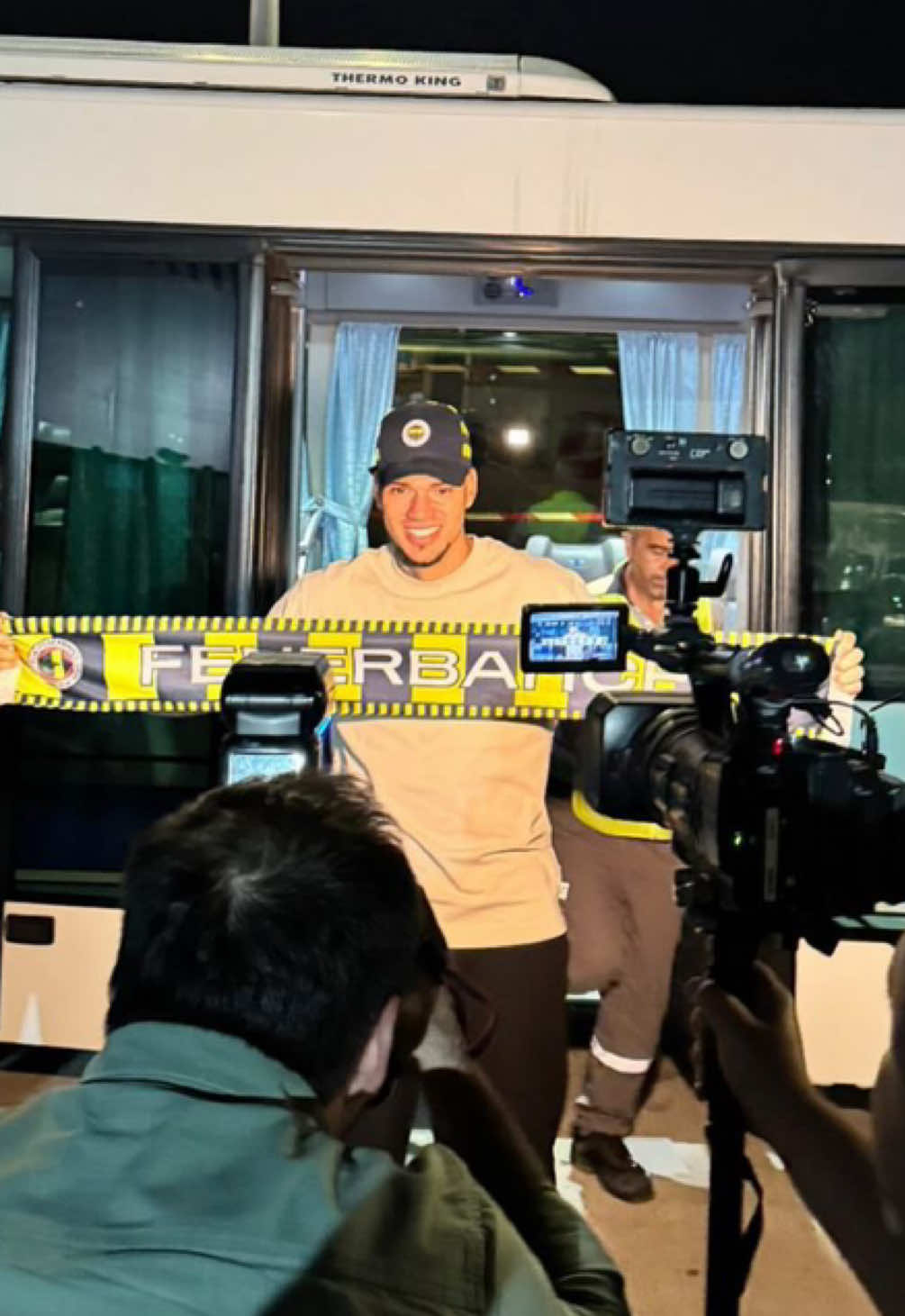 Ederson ve ailesi İstanbul’da! #fenerbahçe #ederson #istanbul #kesfetteyiz #transfer 