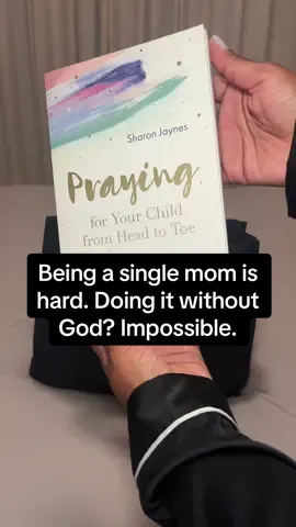 Pack my Bible bag with me ✨I’m done carrying it all alone— God never designed me to. Starting every day with Him changes everything.  🙏🏾  🔗 in bio for Amazon storefront!  #singlemomtok #prayingmom #singlemomlife #christianmom #selfcareformoms 