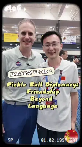 📹#EmbassyVlog on #PickleBallDiplomacy (1/2): Friendship Beyond Language✨ In April, the 🇺🇸#US Youth Pickleball Cultural Exchange Delegation from #Maryland visited 🇨🇳#China. Now, 53 students and teachers from Shenzhen have come to  County. Get ready to see the gathering of old buddies and the friendship beyond language barriers⬇️