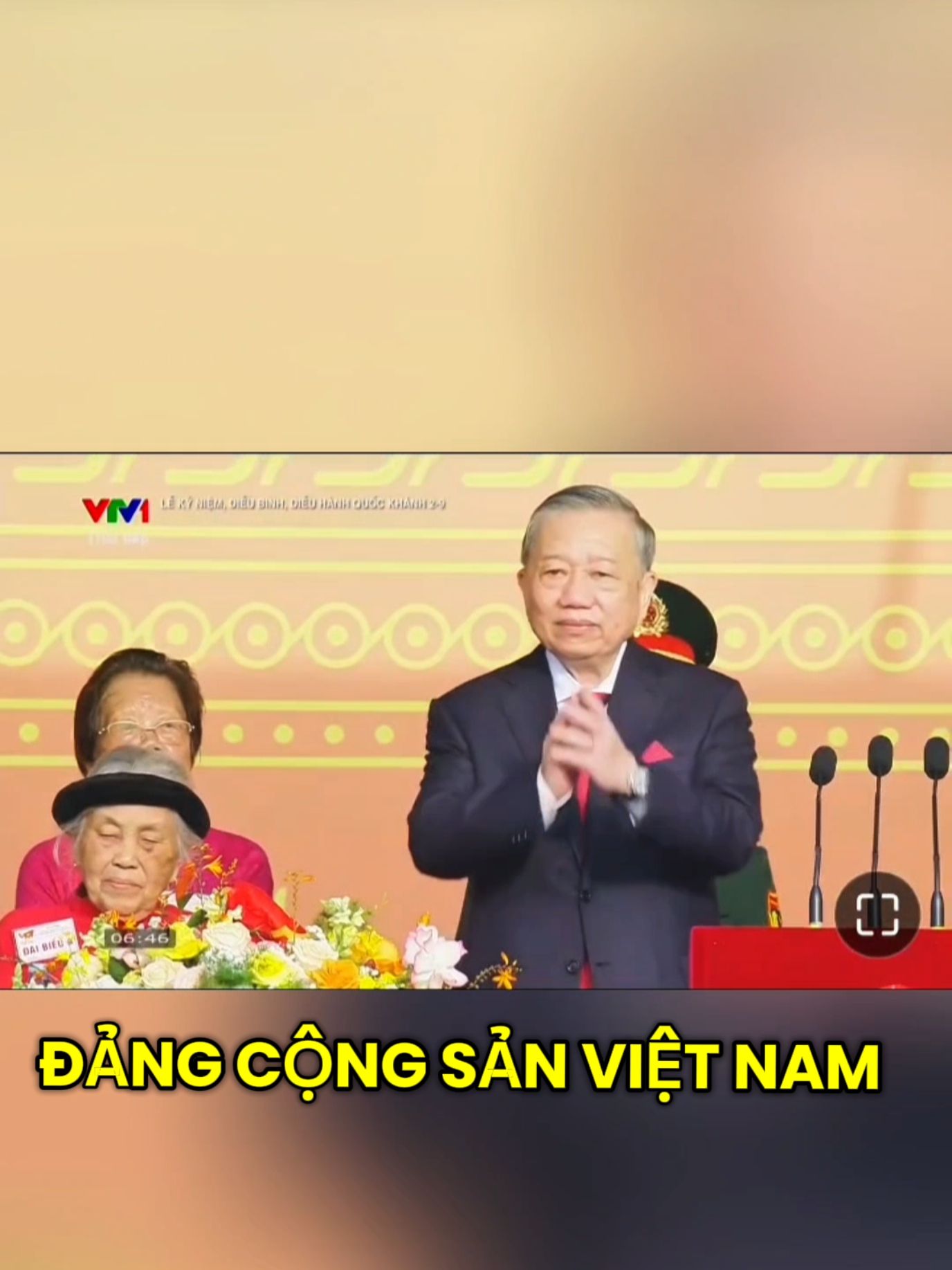 🌟🇻🇳 Tại Lễ kỷ niệm trọng đại 80 năm Cách mạng Tháng Tám thành công và Quốc khánh 2/9, Phó Thủ tướng Nguyễn Hoà Bình đã long trọng giới thiệu các vị khách mời trong và ngoài nước tham dự sự kiện. 🎉 Đây là dịp thiêng liêng để cùng nhau ôn lại trang sử hào hùng của dân tộc, tri ân công lao của các thế hệ đi trước và khẳng định vị thế, uy tín của Việt Nam trên trường quốc tế. 🌏🤝 💐 Không khí buổi lễ diễn ra trang nghiêm, ấm áp và tràn đầy tự hào dân tộc. Các đại biểu, khách quốc tế đều bày tỏ sự trân trọng, tình cảm hữu nghị và niềm tin vào tương lai phát triển bền vững của Việt Nam. 🚀✨ #🇻🇳 #CachMangThangTam #QuocKhanh29 #VietNam80Nam #TuHaoDanToc   🎊🎶