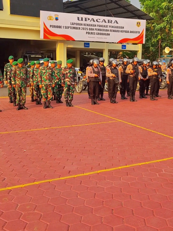 Patroli Simpatik Gabungan Ciptakan Kamtibmas Di Kabupaten Grobogan #TNIADBekerjaDenganHati  #tnipolrisolid  #groboganguyubrukun @infogrobogan.id