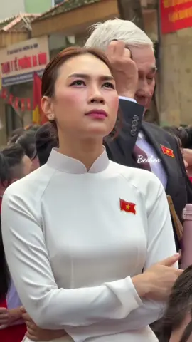 Chị đẹp @Mỹ Tâm rạng rỡ trong tà áo dài trắng trước khi Diễu Binh, Diễu Hành A80 #MyTam #A80 #Singer #dieubinh #dieuhanh 