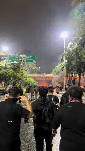 Lupa klo udah bukan mahasiswa, tapi ga lupa klo indonesia lagi ga baik2 aja #wargajagawarga 