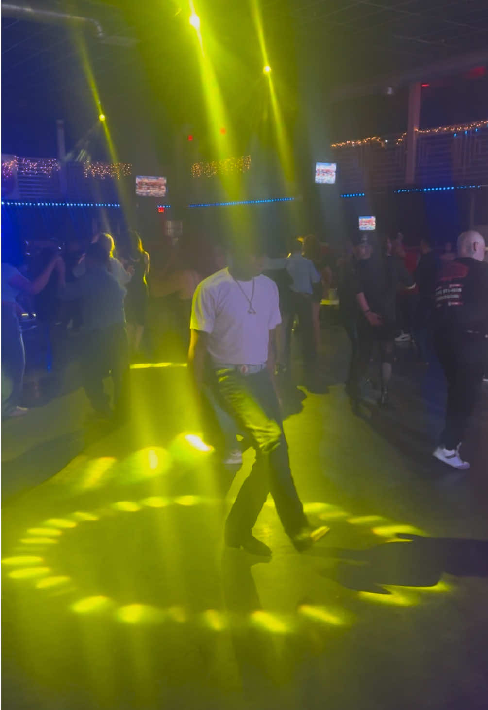 Me, Cumbia, and the dance floor 🕺🏾  #Cumbia #cumbiawepa #leonardosnightclub 