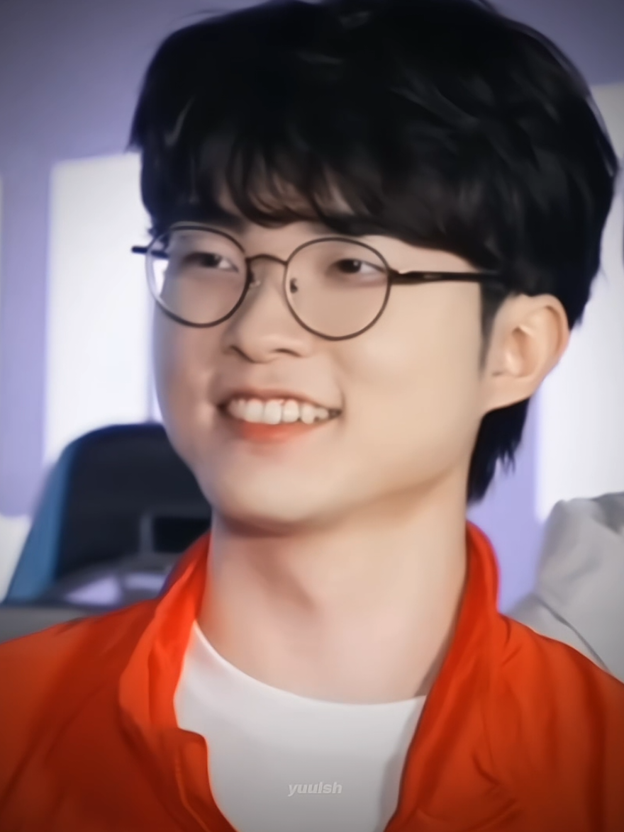 ngắm lại chiếc nhan sắc này của Faker trong Run BTS 💗 #Faker #fakerrunbts #bts #fyp 