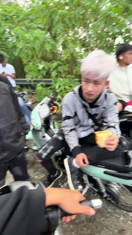 Nhường lại sân chơi cho các idol