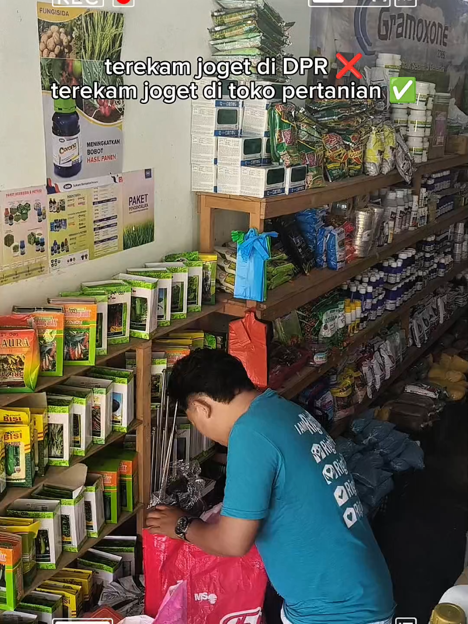 terekam cctv #pecintabollywood #musikviral2025 #cctv #joget 